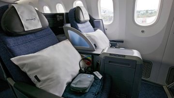 United begins direct flights to Xian